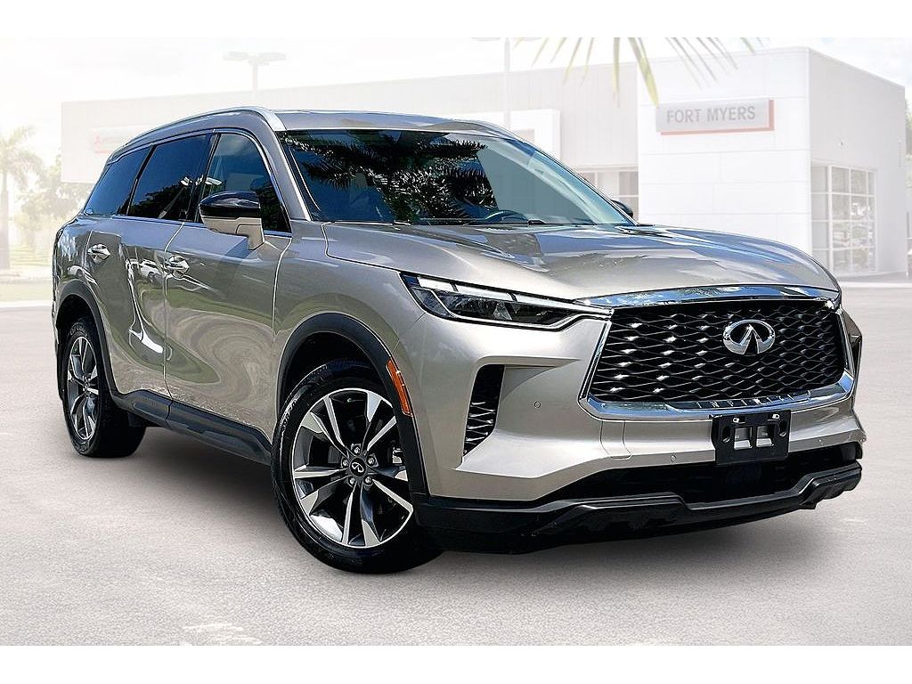 2025 INFINITI QX60 LUXE