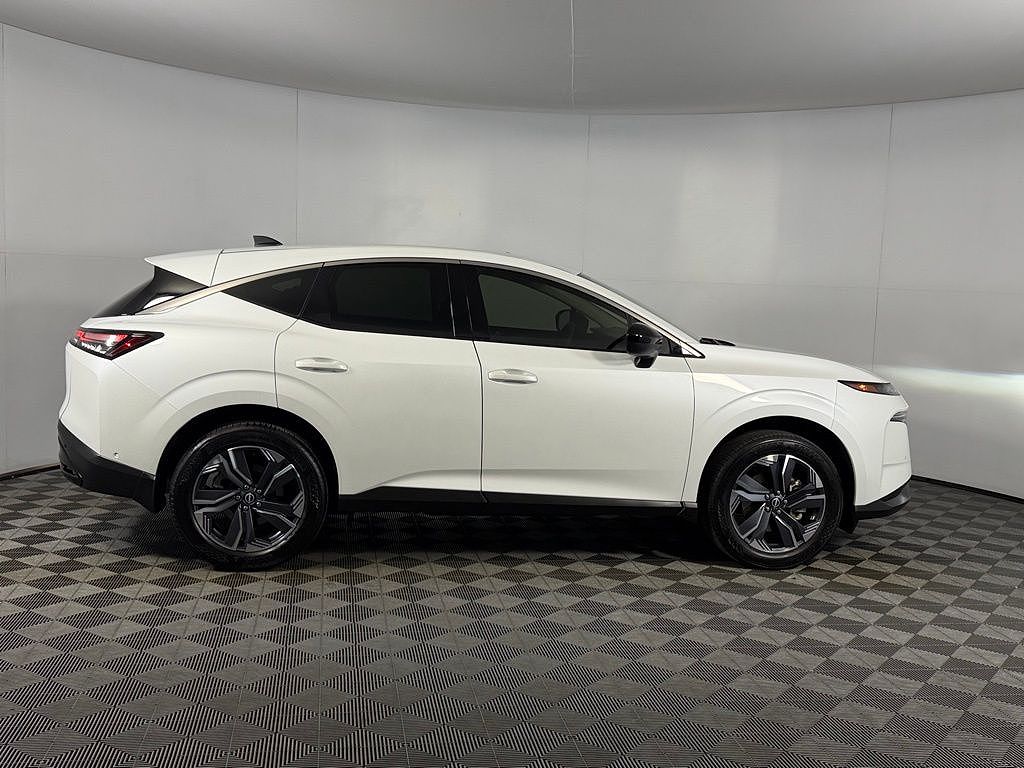 2025 Nissan Murano SV