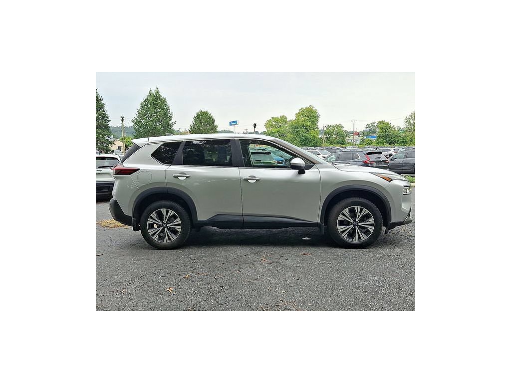 2022 Nissan Rogue AWD SV