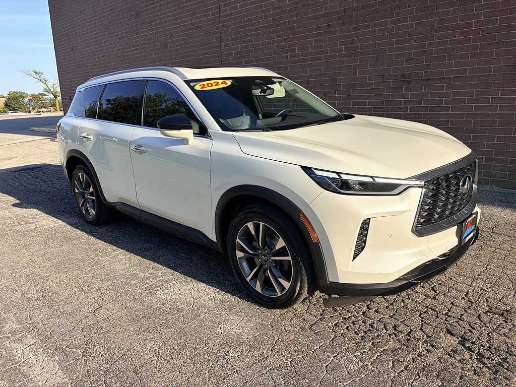 2024 INFINITI QX60 LUXE