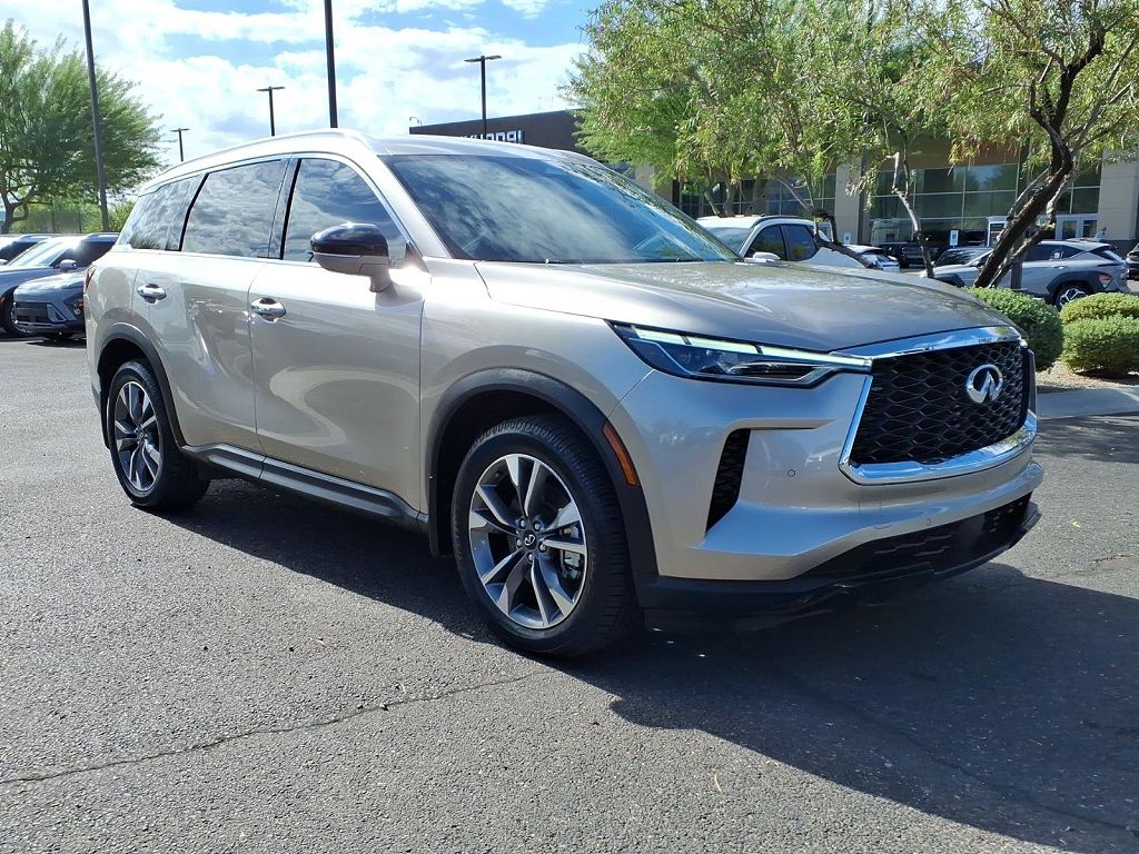 2023 INFINITI QX60 LUXE