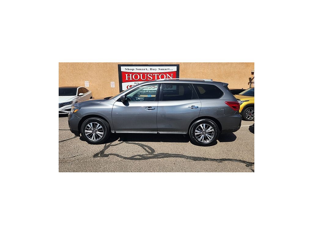 2020 Nissan Pathfinder SV