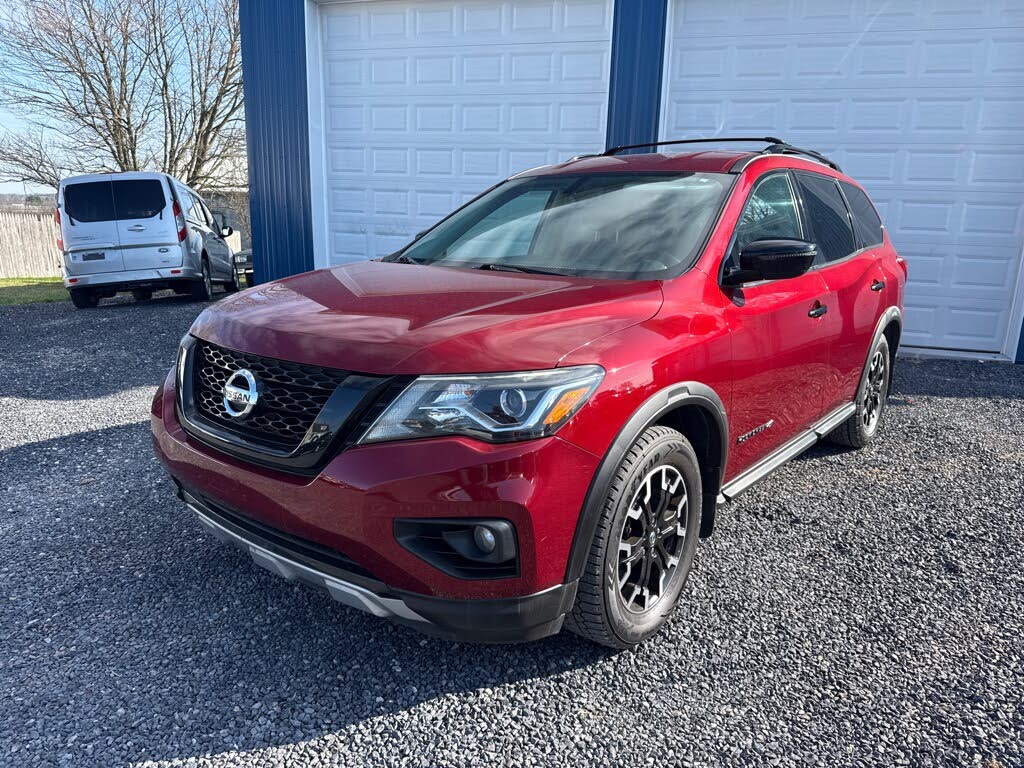 2020 Nissan Pathfinder SV