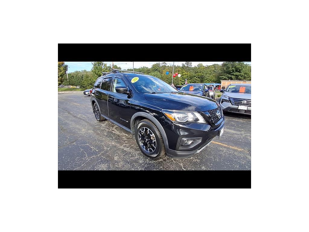 2020 Nissan Pathfinder SV