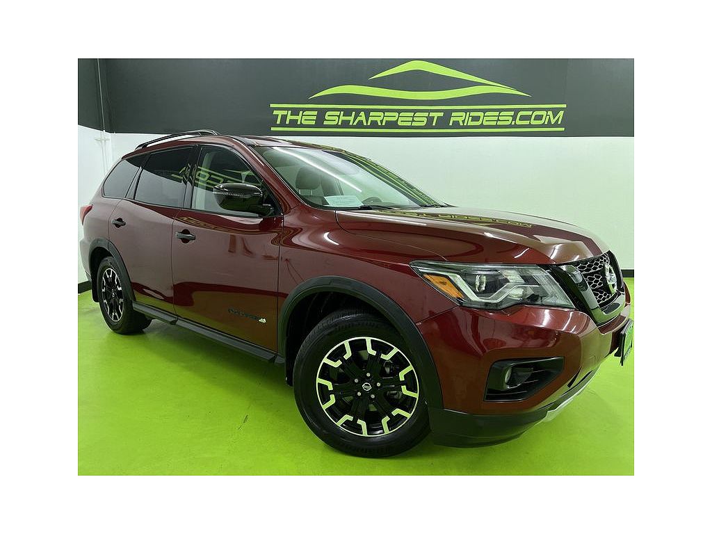 2020 Nissan Pathfinder SV