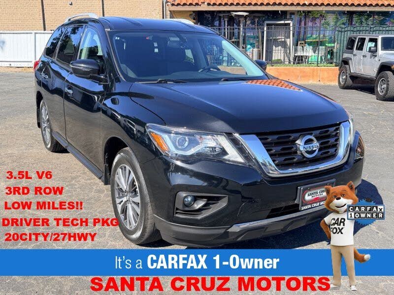 2020 Nissan Pathfinder SV
