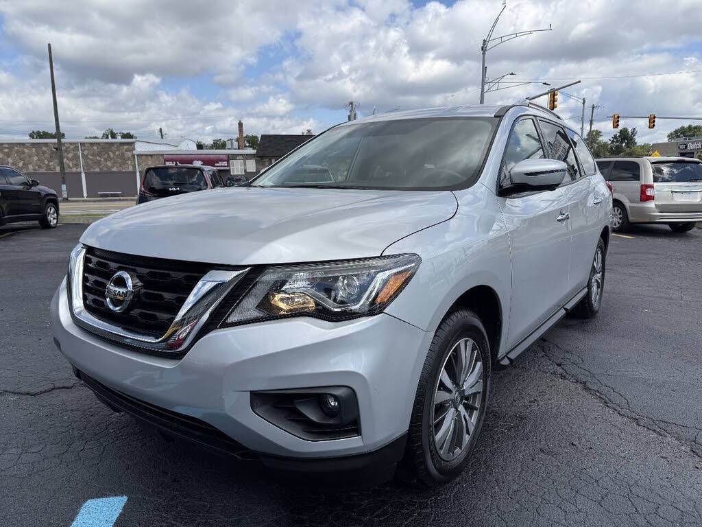 2020 Nissan Pathfinder SL