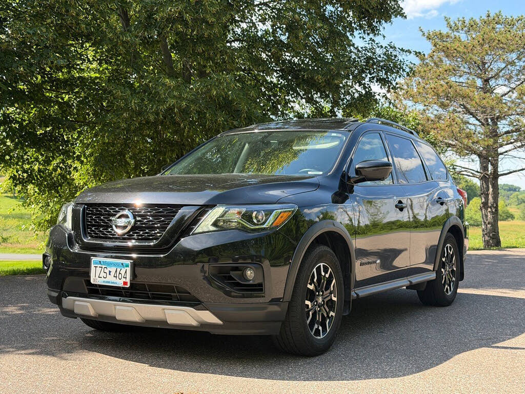 2020 Nissan Pathfinder SL