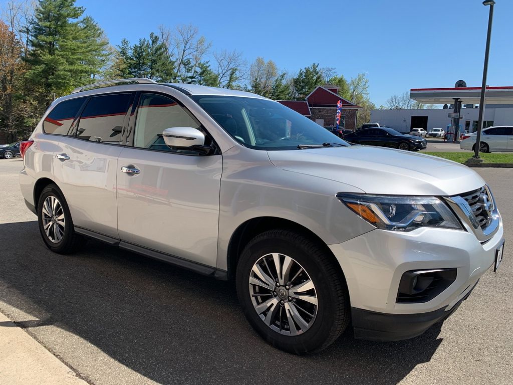 2020 Nissan Pathfinder SL