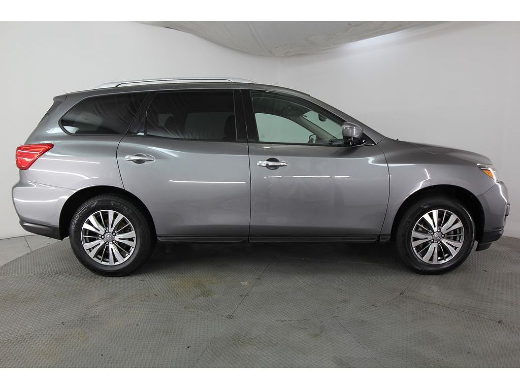 2020 Nissan Pathfinder SL
