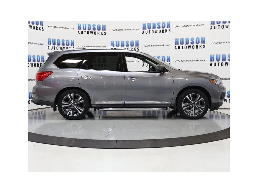 2020 Nissan Pathfinder Platinum