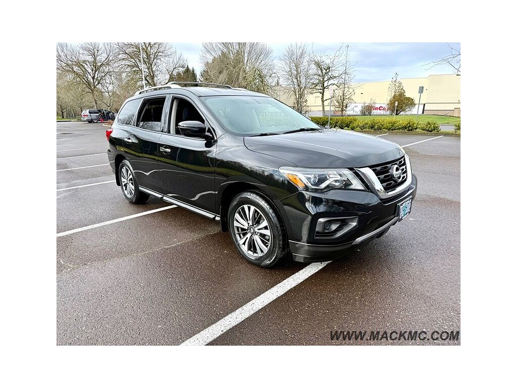 2017 Nissan Pathfinder SL