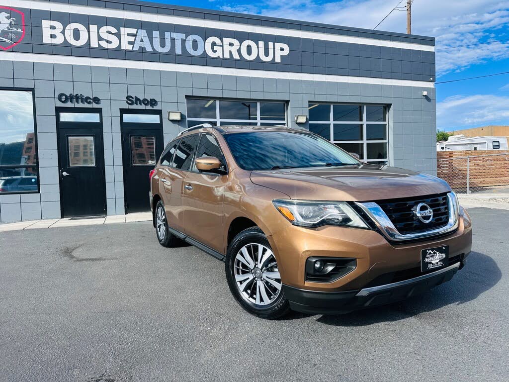 2017 Nissan Pathfinder SV