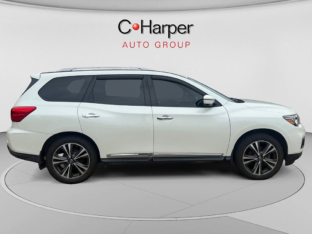 2017 Nissan Pathfinder SL