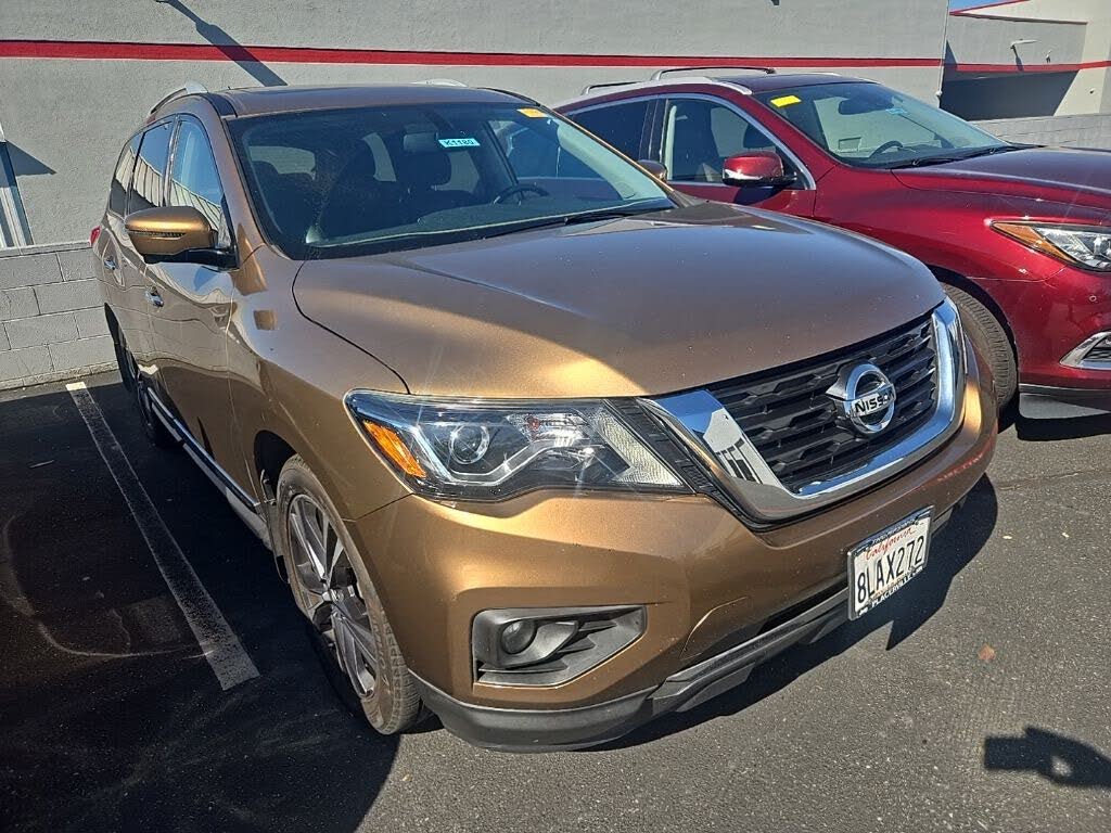 2017 Nissan Pathfinder SL