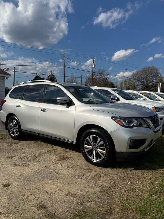 2018 Nissan Pathfinder SV