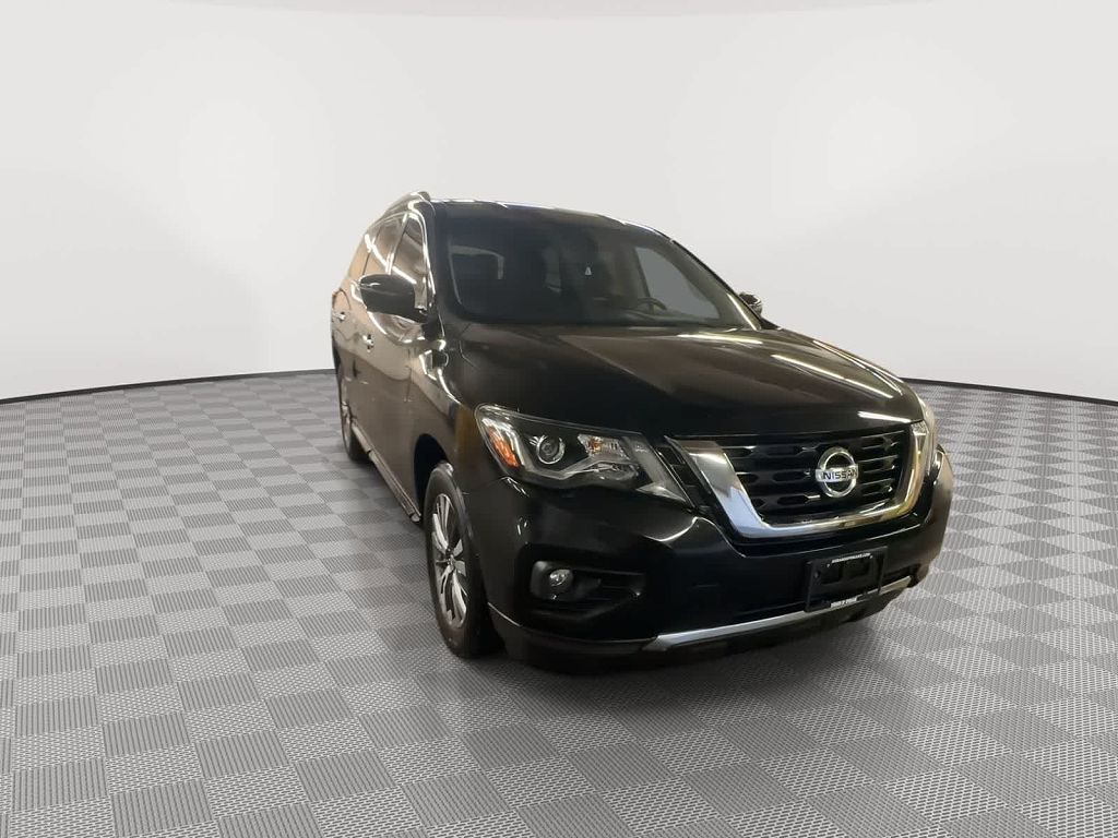 2018 Nissan Pathfinder SL