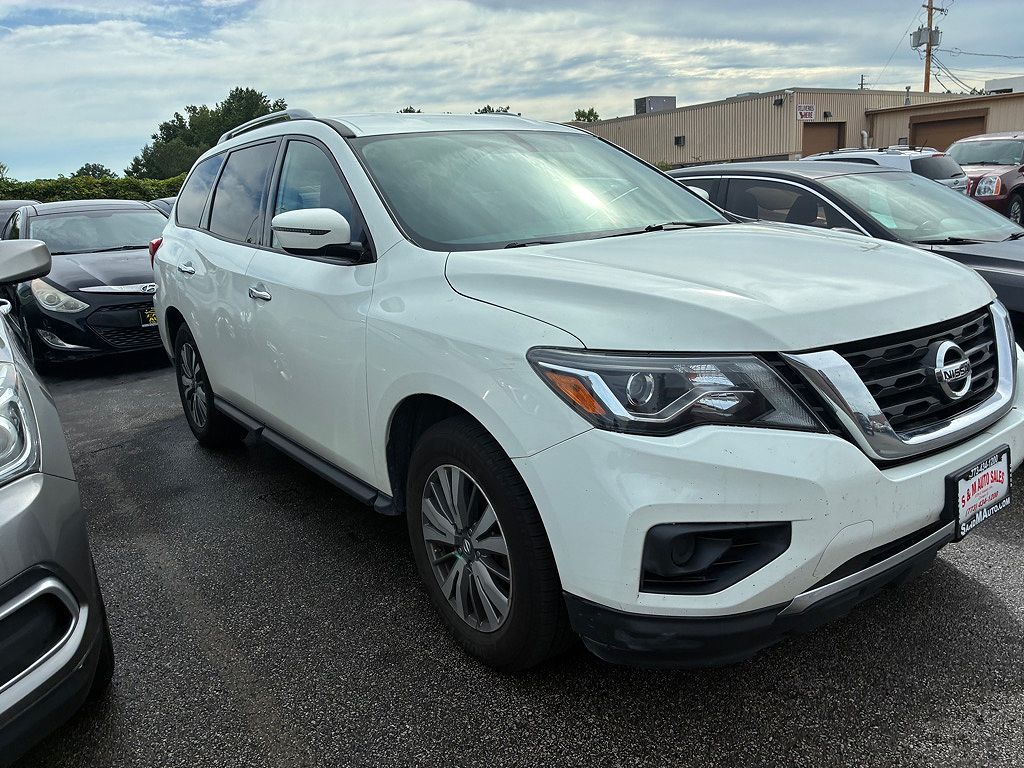 2018 Nissan Pathfinder SV