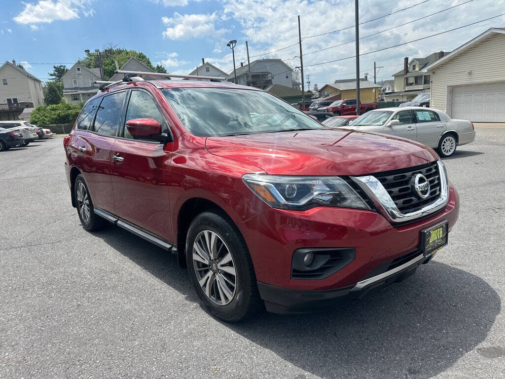2017 Nissan Pathfinder SV
