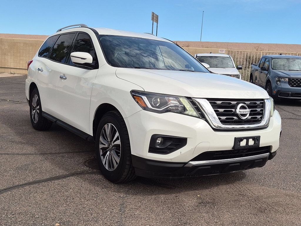 2018 Nissan Pathfinder SV
