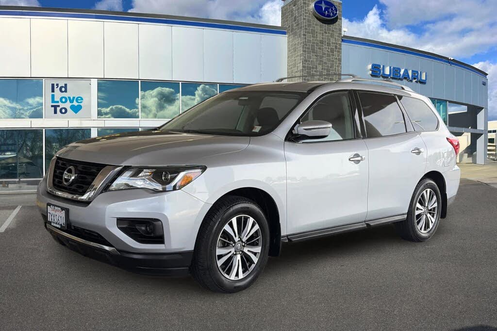 2017 Nissan Pathfinder SV