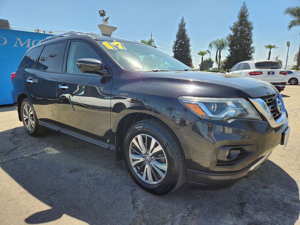 2017 Nissan Pathfinder SL