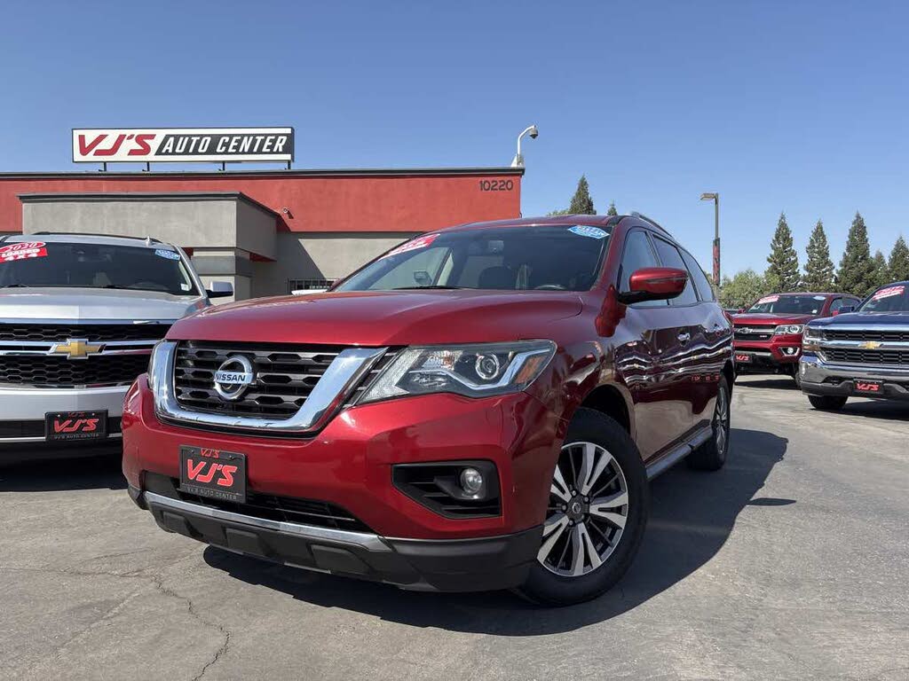 2017 Nissan Pathfinder SL