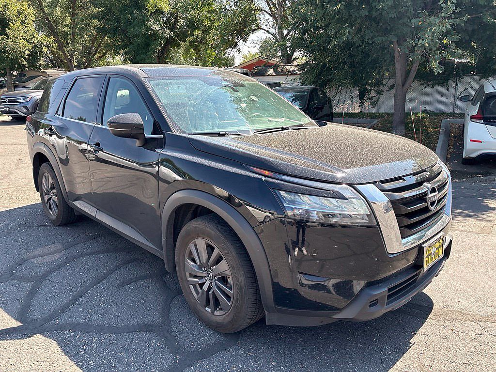 2022 Nissan Pathfinder S
