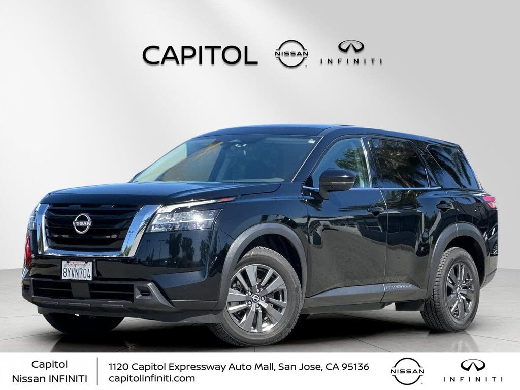 2022 Nissan Pathfinder S listing photo