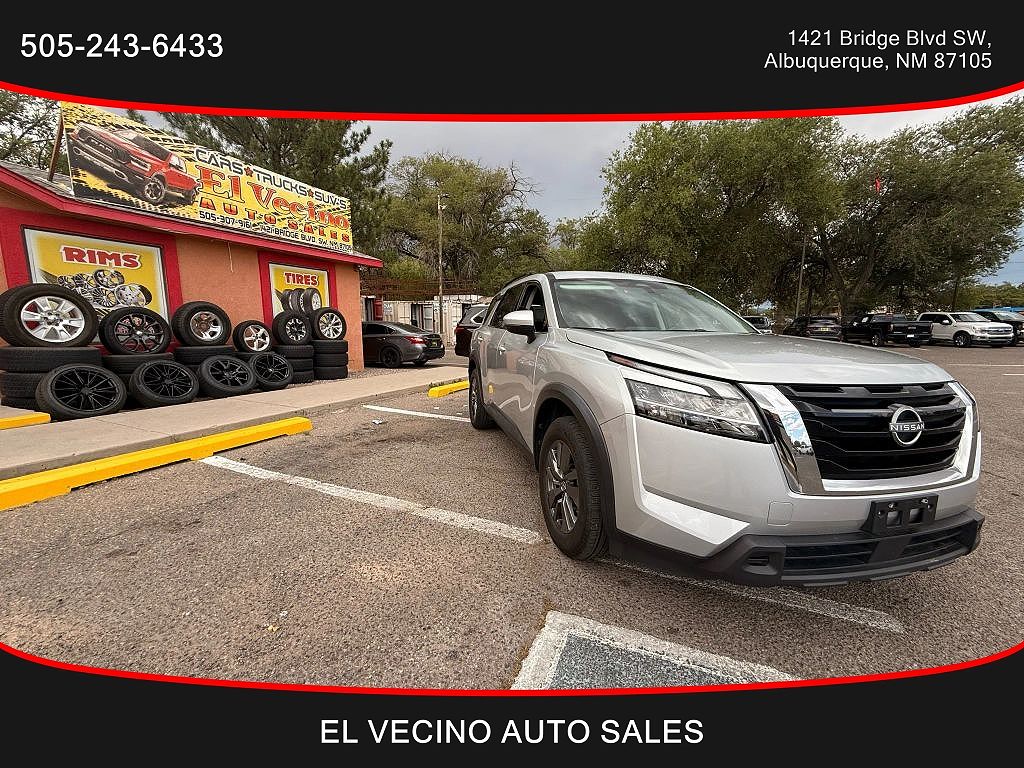 2022 Nissan Pathfinder SV