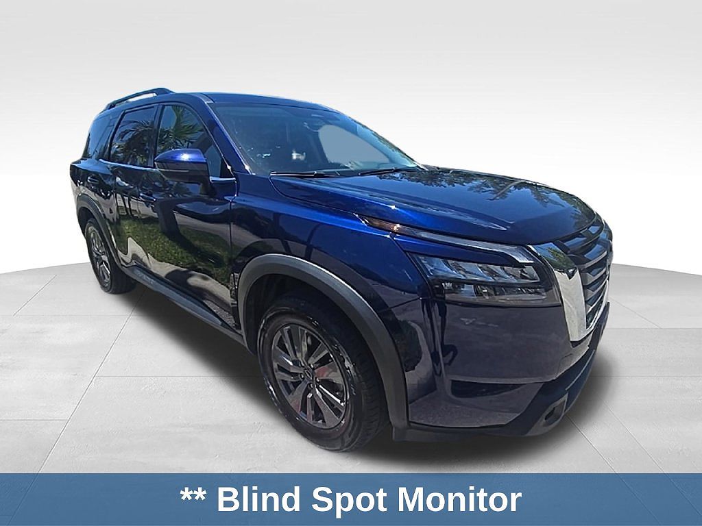 2024 Nissan Pathfinder SV