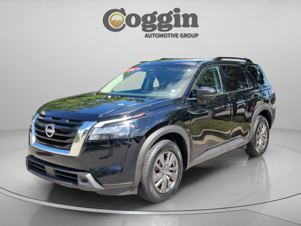 2024 Nissan Pathfinder SV