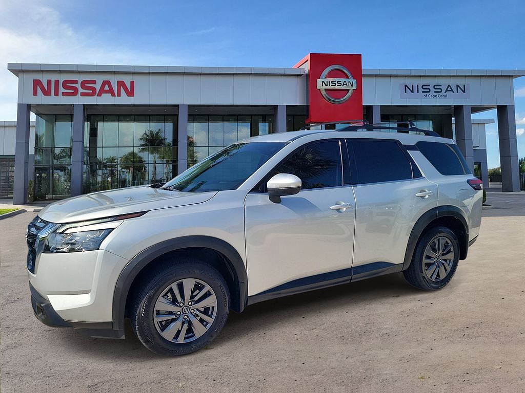 2023 Nissan Pathfinder SV