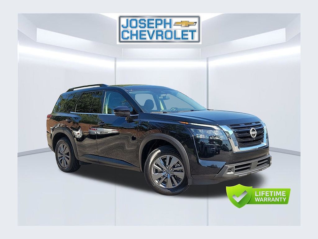 2025 Nissan Pathfinder SV