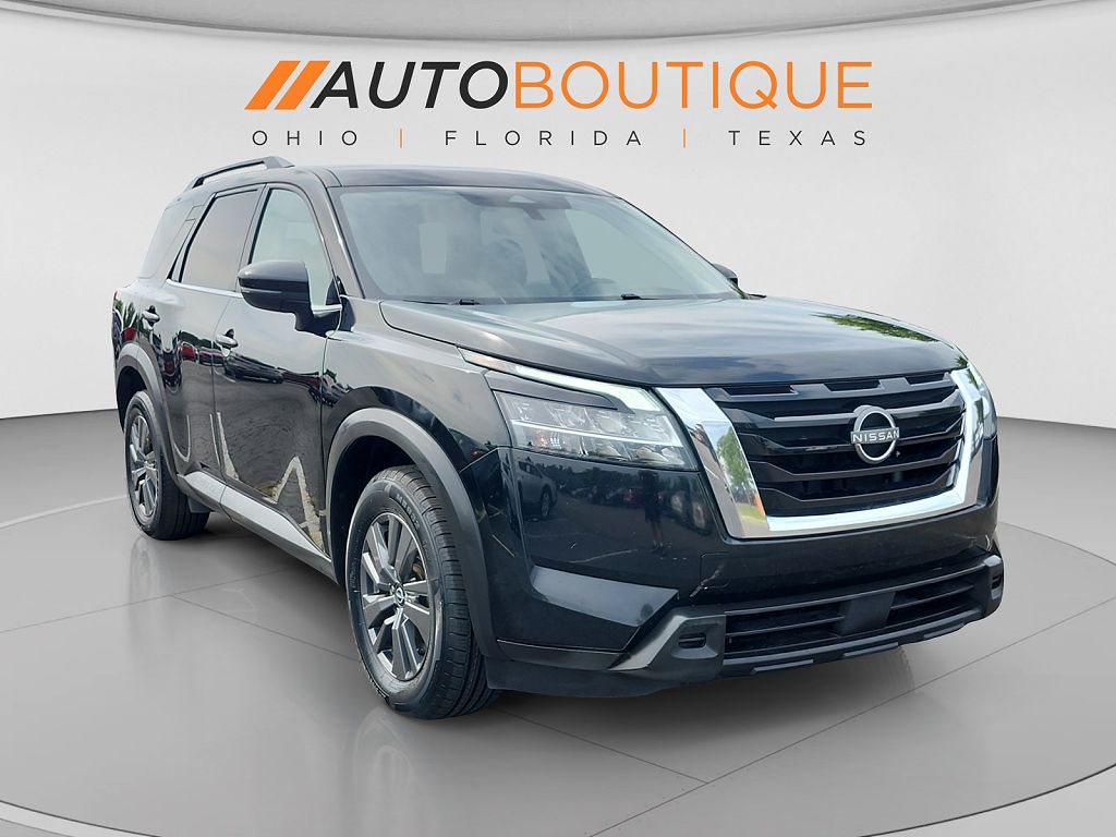 2022 Nissan Pathfinder SV
