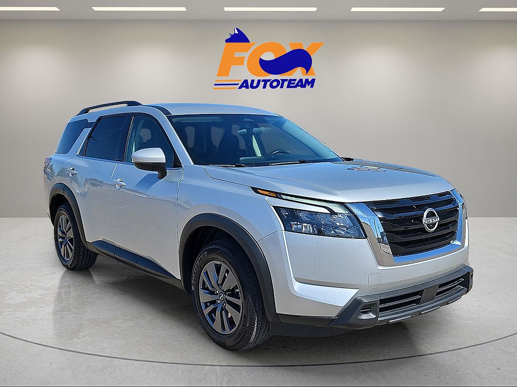 2024 Nissan Pathfinder SV