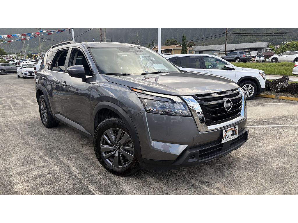 2025 Nissan Pathfinder SV