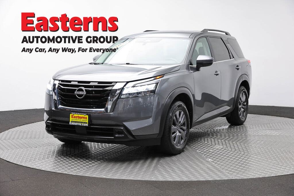 2022 Nissan Pathfinder SV