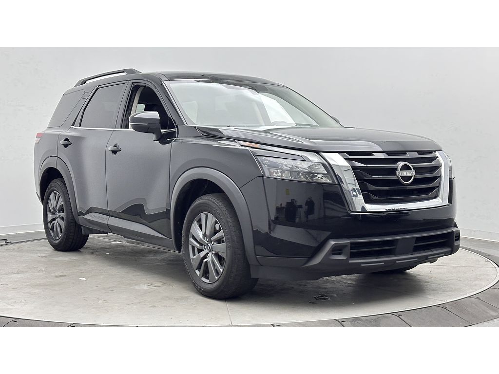 2023 Nissan Pathfinder SV