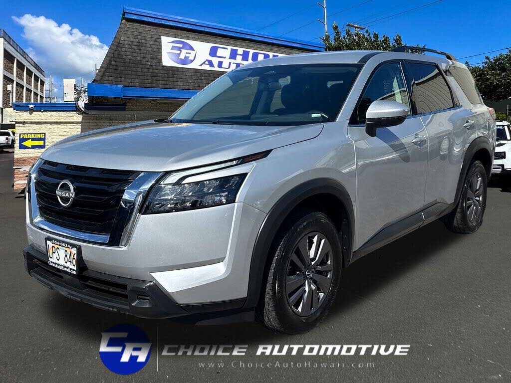 2025 Nissan Pathfinder SV