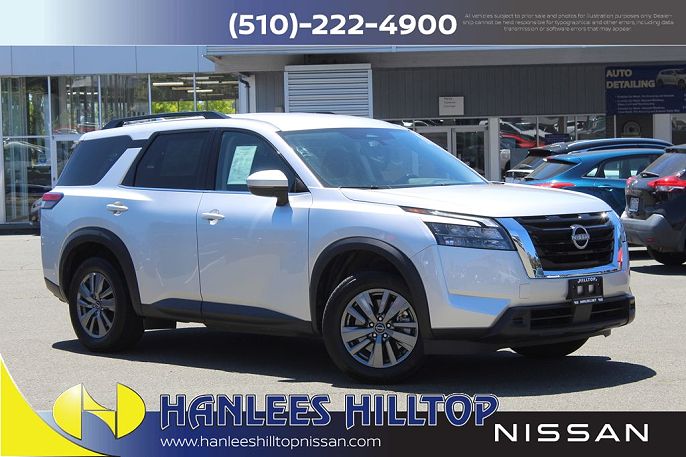2025 Nissan Pathfinder SV