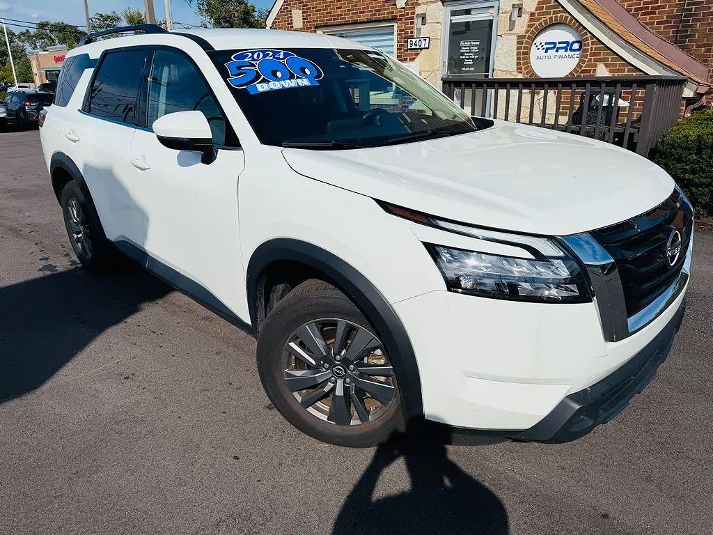 2024 Nissan Pathfinder SV