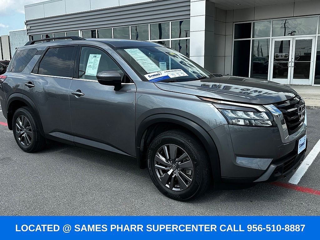 2024 Nissan Pathfinder SV