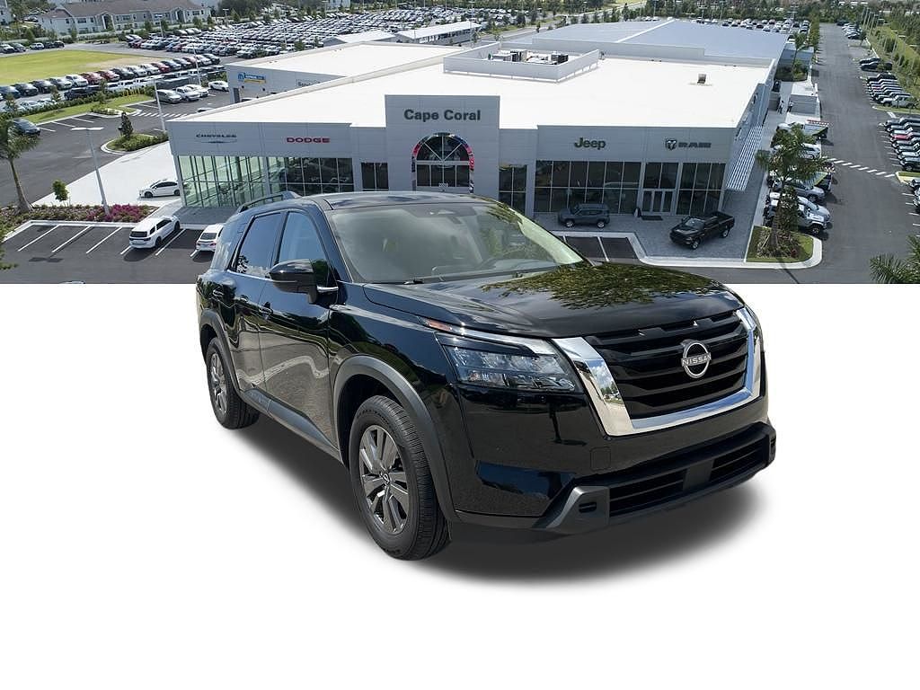 2025 Nissan Pathfinder SV