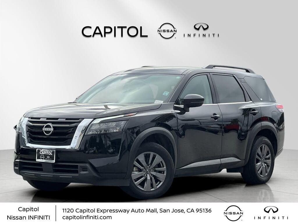 2025 Nissan Pathfinder SV listing photo