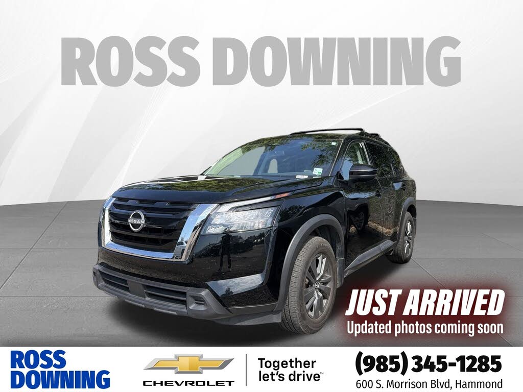 2024 Nissan Pathfinder SV