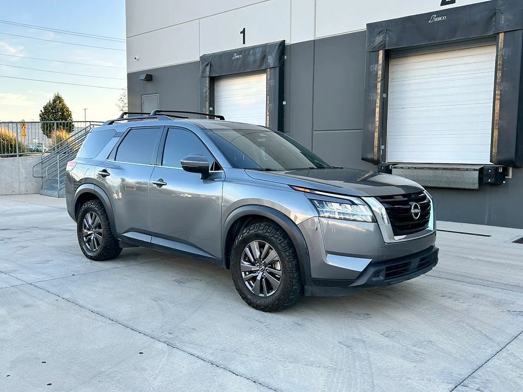 2022 Nissan Pathfinder SV