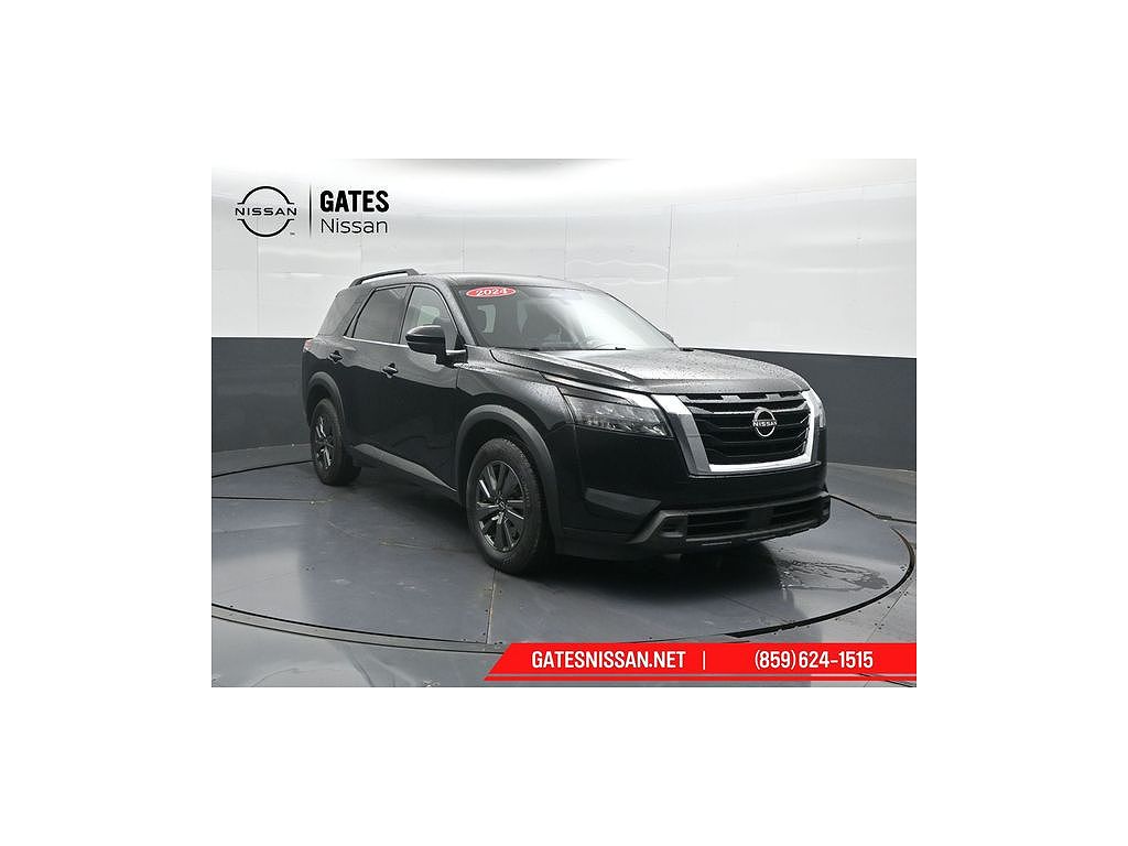 2024 Nissan Pathfinder SV