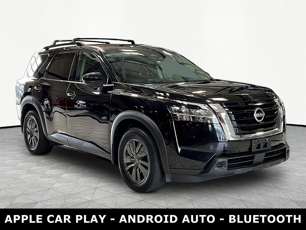 2022 Nissan Pathfinder SV
