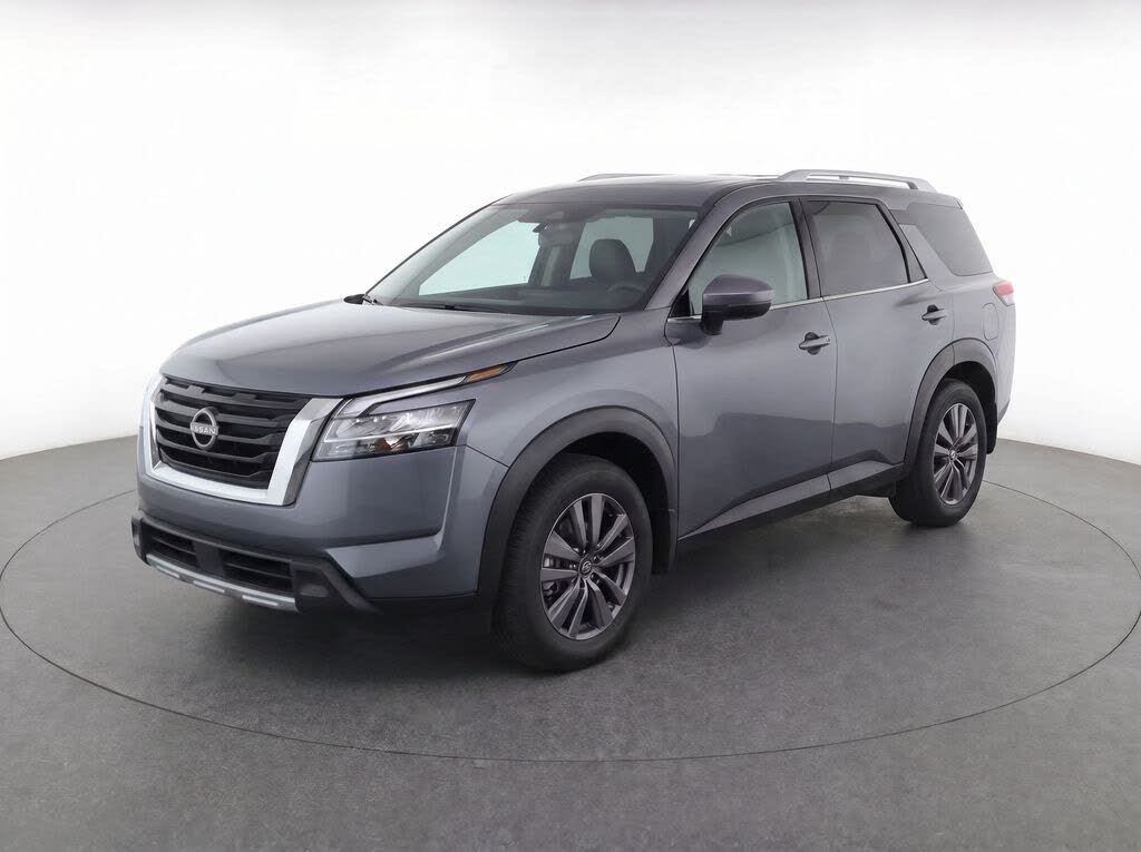 2022 Nissan Pathfinder SV